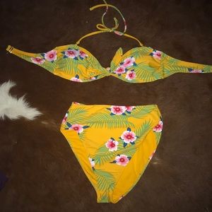 Very cute yellow baithing suit.High wasted bottoms